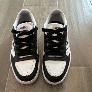 Vans Lowland Black and White Sneakers Size 6.5